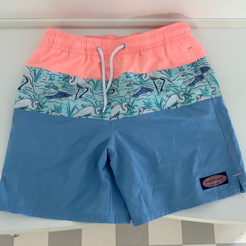 VINEYARD VINES BOY SWIN TRUNKS